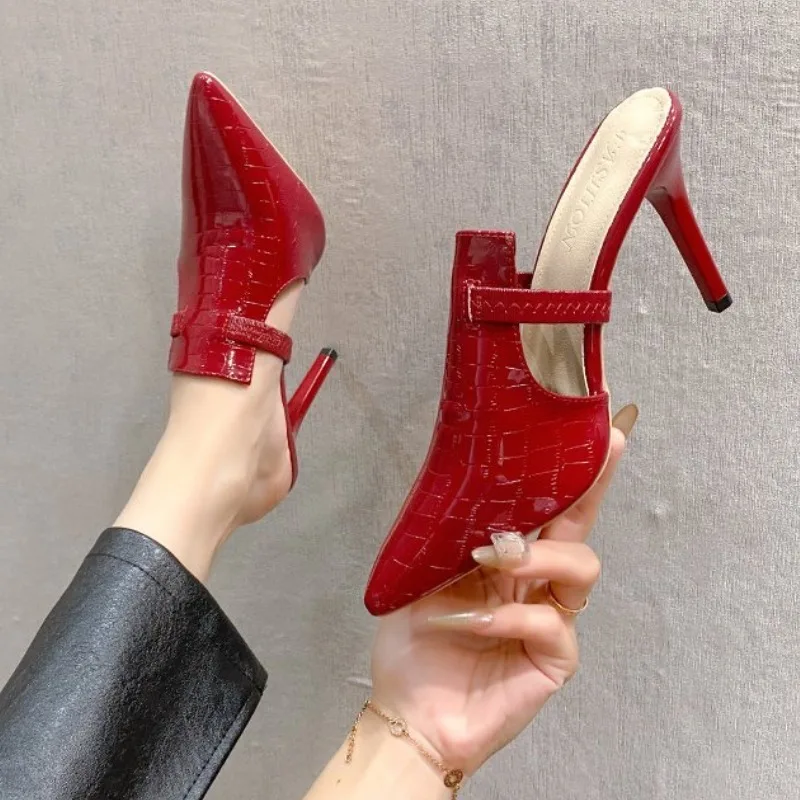 Women Shoes Types - Nowe buty na wysokim obcasie typu