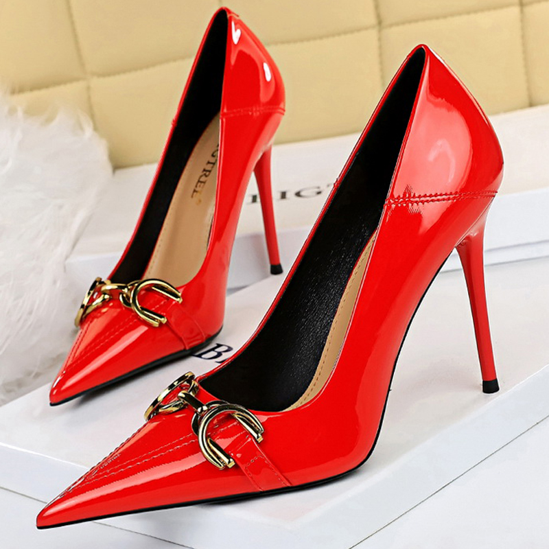 Women'S Shoes Big Feet - Luksusowe damskie czółenka z metalową klamrą,