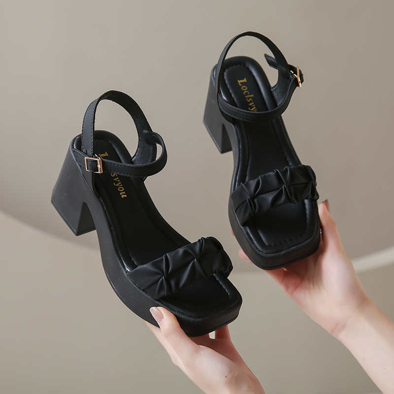 Women Shoes Types - Klapki damskie bez pięty, luksusowe buty,