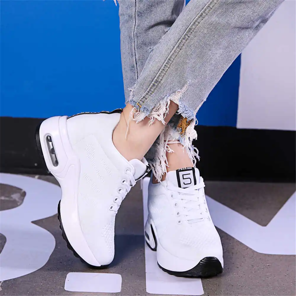 Buty damskie: sneakersy, mokas – Women Shoes Types recenzja i cena